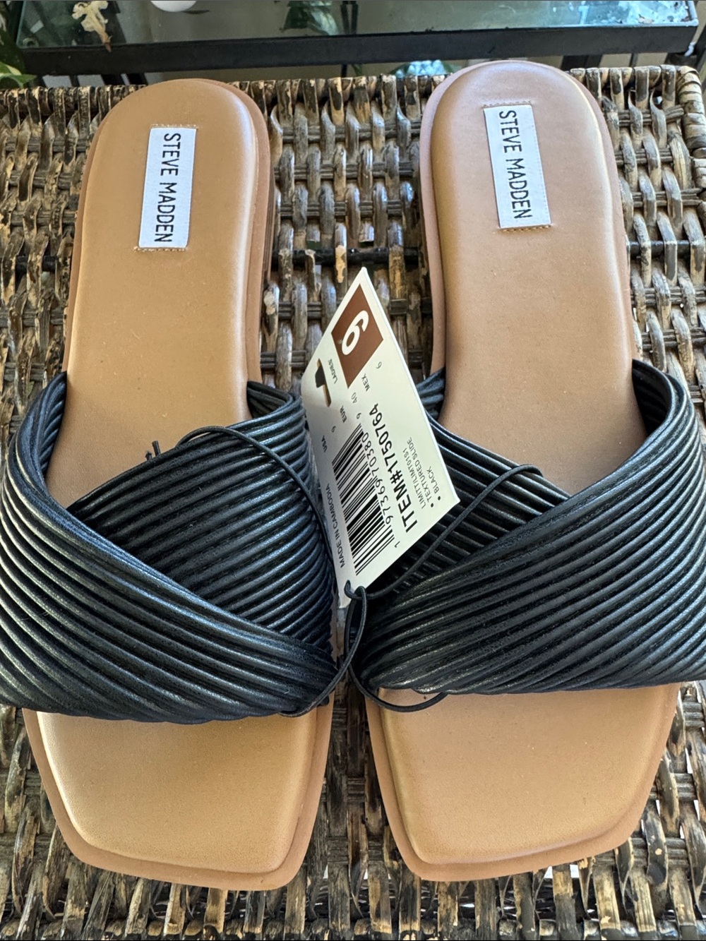 Steve Madden Black Strappy Slide Mules with Tan Footbed women’s size 9